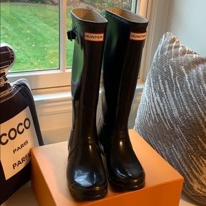 Gently Used Hunter Rain Boots